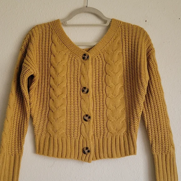 moon& Madison vneck croptop knit sweater size XS color mustard - Picture 5 of 10
